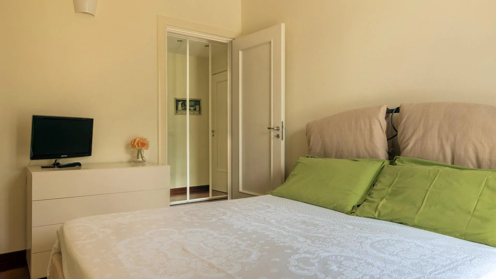 Appartamento Romantico Como 0*,  İtalya